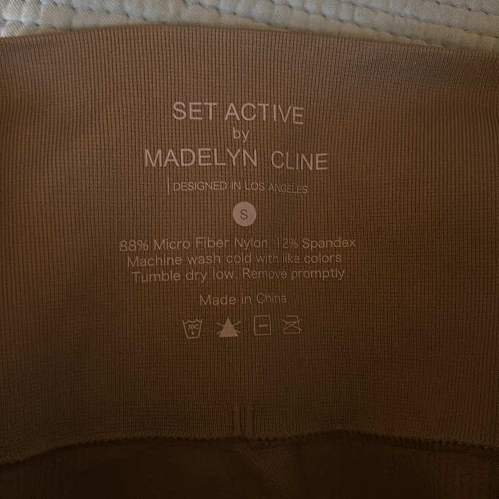 Set Active by Madelyn Cline Leggings Smooth Green Small - Picture 8 of 8